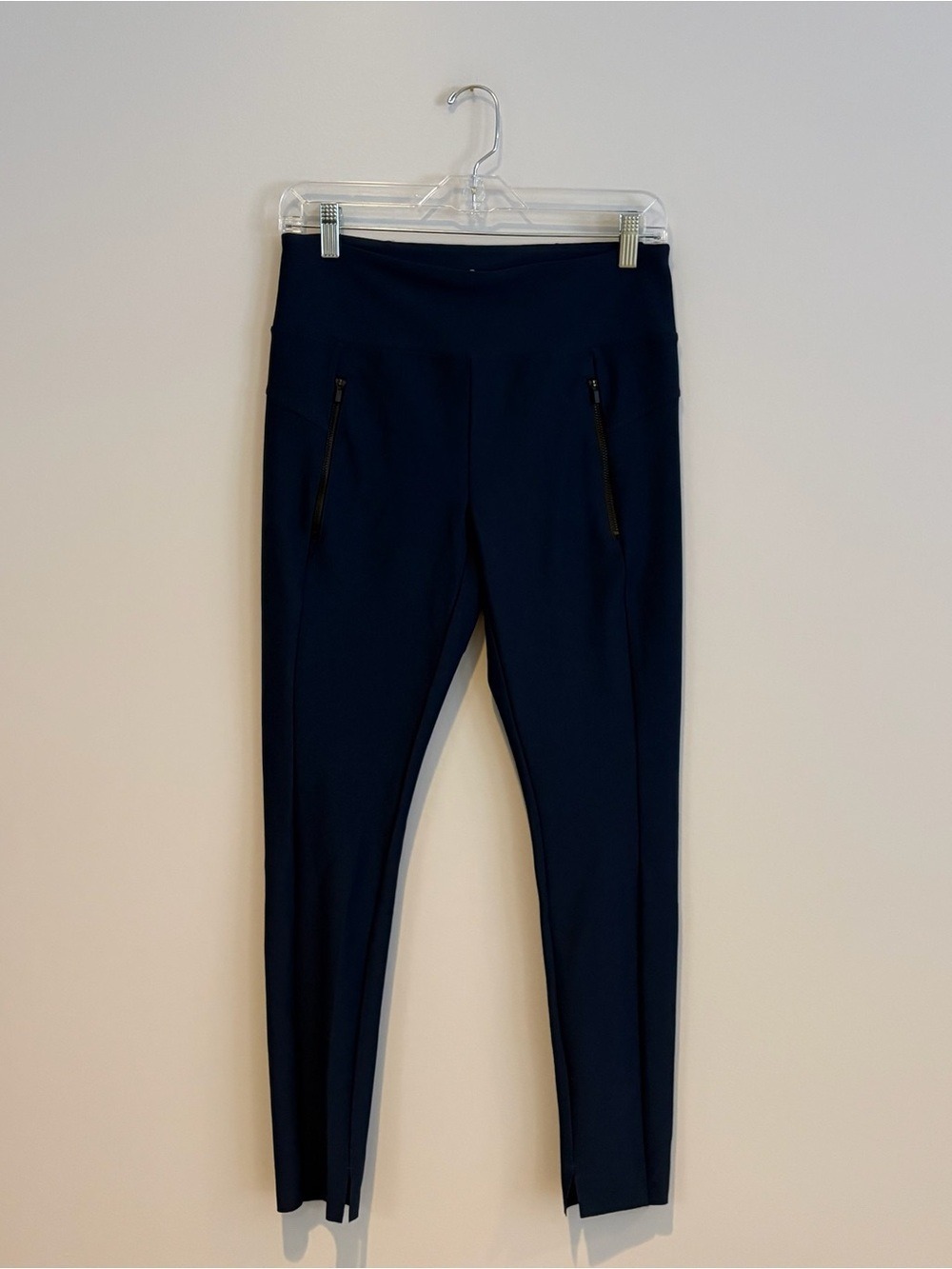 Athleta Straight Leg Tech Pant with Zipper Pockets and Ankle Slits Size S